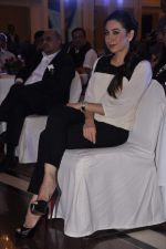 Karisma Kapoor at Driver_s Day event in Trident, Mumbai on 23rd Aug 2013 (13).JPG